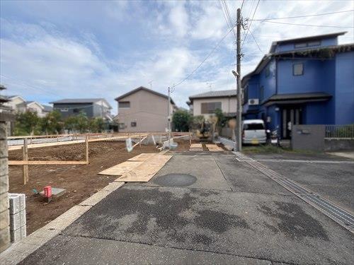 前面道路（2025年11月撮影）