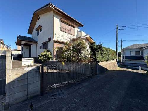 南西側前面道路（2025年12月撮影）