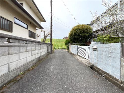 前面道路（2026年4月撮影）