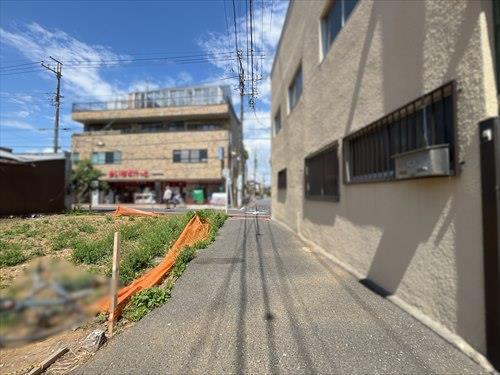 北東側前面道路（2026年5月撮影）