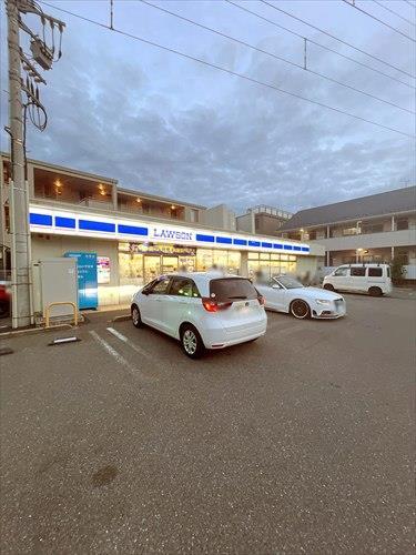 ローソン市川塩焼5丁目店 310m