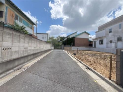 前面道路(2026年8月撮影)