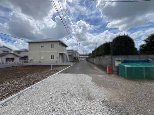 前面道路（2026年8月撮影）