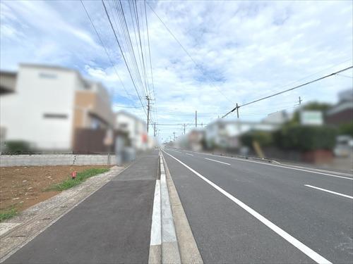 前面道路(2026年8月撮影)