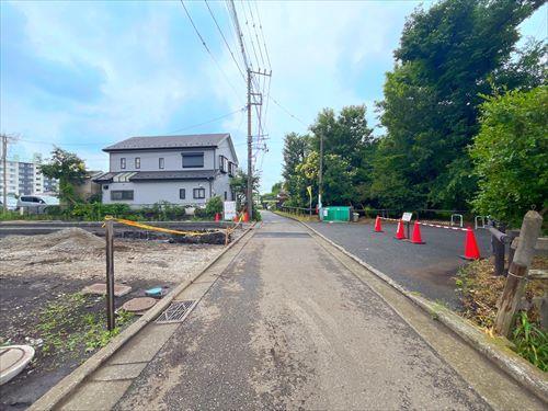 現地含む前面道路