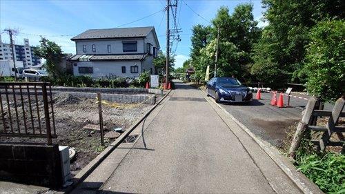 前面道路を含む現地