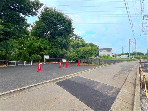 現地側から前面道路