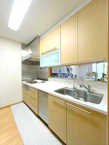 キッチン(食洗機・3口コンロ付き)