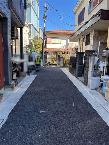 北西側前面道路