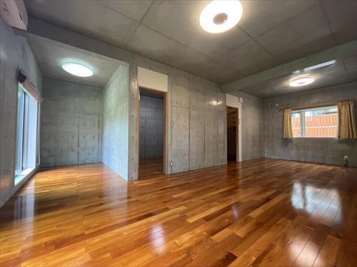 洋室（1階約21.6帖）