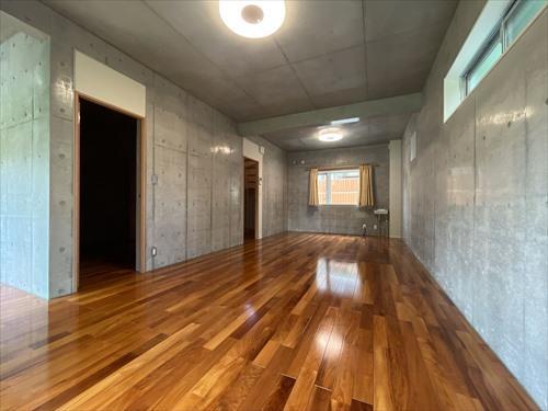 洋室（1階約21.6帖）