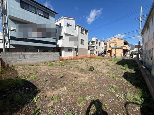 現地(2025年9月撮影)奥側