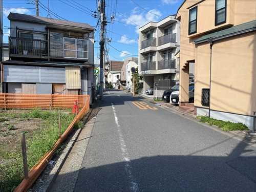 前面道路(2025年9月撮影)