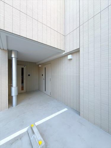 マンション出入口