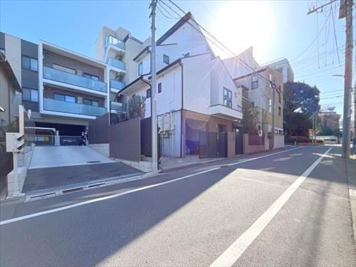 西側前面道路(2026年1月撮影)