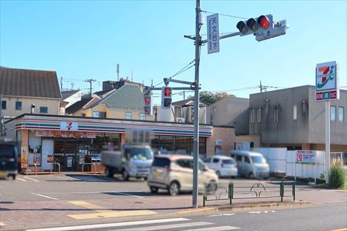 セブンイレブン三鷹大沢1丁目まで240m