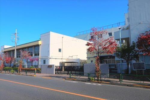 三鷹市立羽沢小学校まで290m