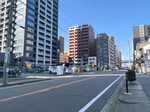 前面道路（東側）