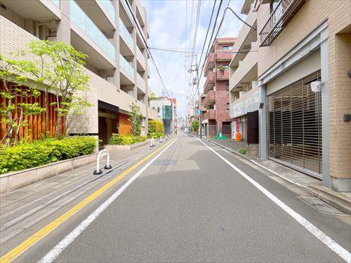 東側前面道路(2026年4月撮影)