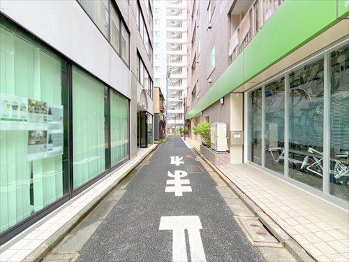 北西側前面道路(2026年9月撮影)