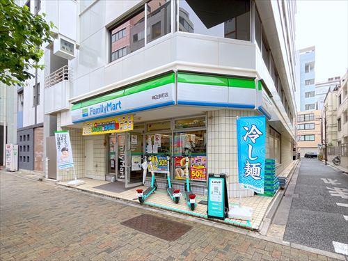 ファミリーマート神田多町店まで60m