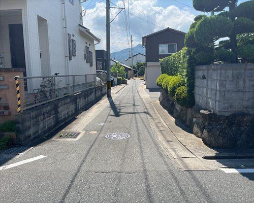 北側前面道路