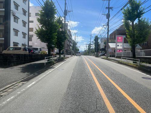 北側接面道路