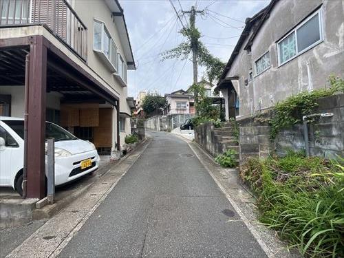 西側通路(南⇒北)（2025年9月撮影）