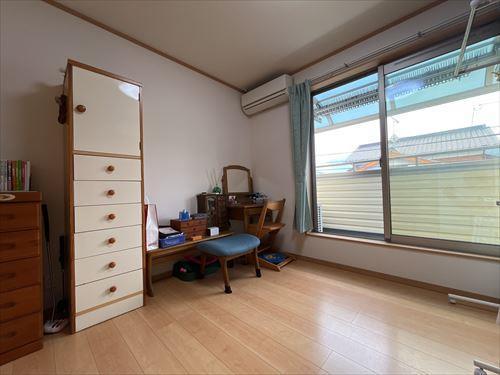 南側洋室（約6帖）