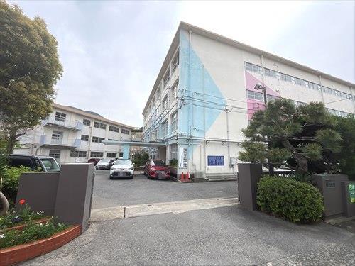 黒畑小学校まで1,360ｍ