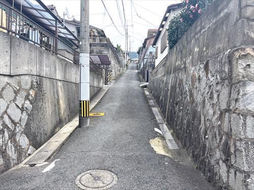 北東側道路（私道）南東方向