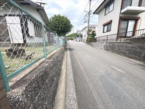 前面道路（北側方向）