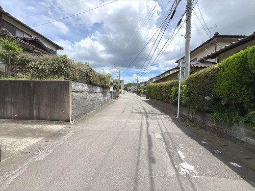 前面道路（東側方向）2024年7月撮影