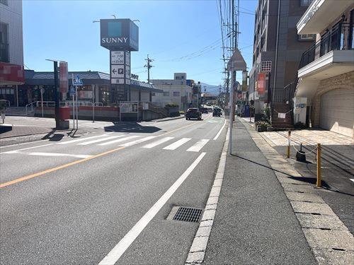 前面道路（南西側方向）