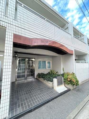 エントランス前