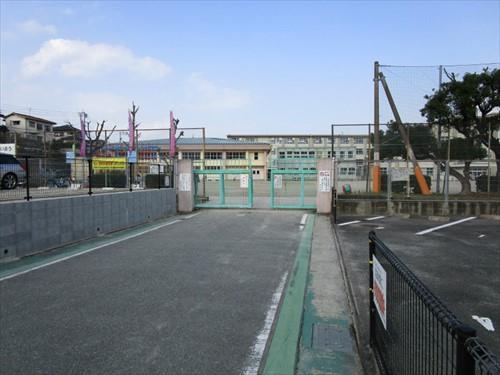 南片江小学校（800ｍ）