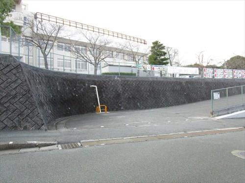 片江中学校（480ｍ）