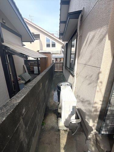 南側隣接地境界付近