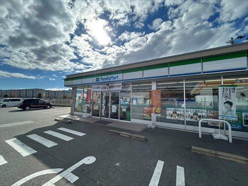 ファミリーマート南片江3丁目店（330ｍ