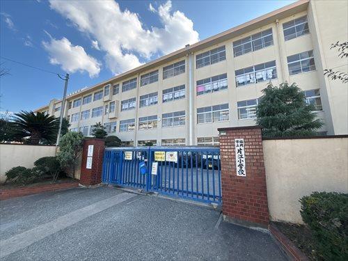 片江小学校（740ｍ）
