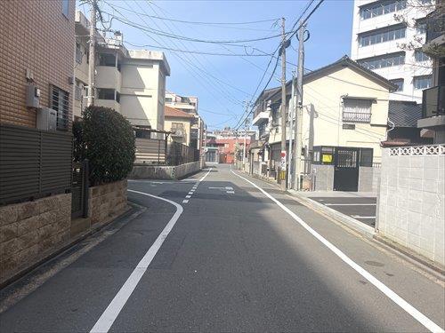 前面道路西側方向