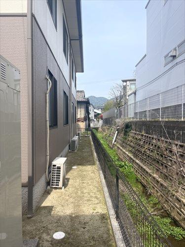 東側隣接地境界付近（北側方向）