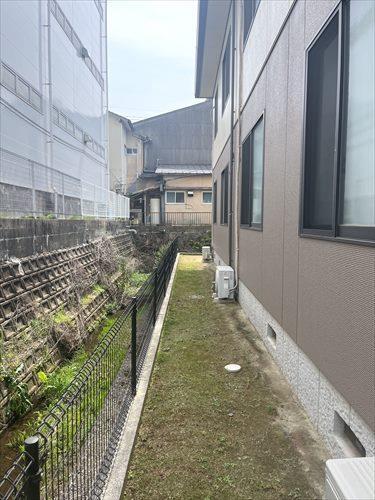 東側隣接地境界付近（南側方向）