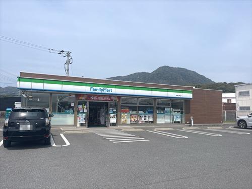 ﾌｧﾐﾘｰﾏｰﾄ宗像三郎丸店まで500ｍ