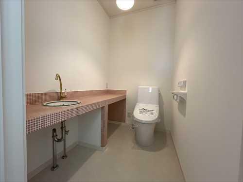 道路側／トイレ