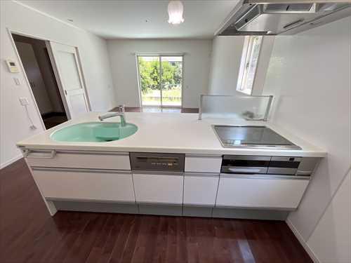 奥側／キッチン