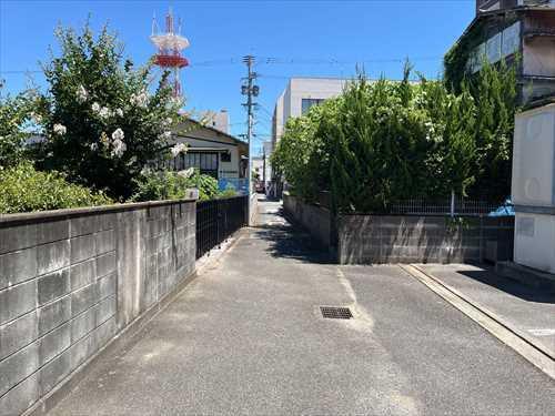 北西側道路