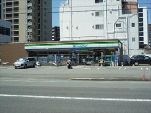 ファミリーマート博多南五丁目店
