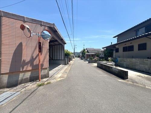 南側道路（東側方向）