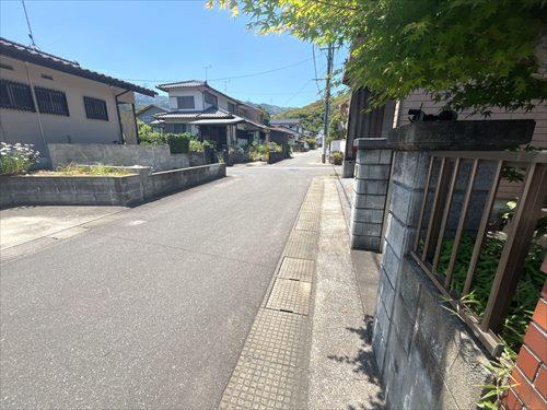 南側道路（西側方向）